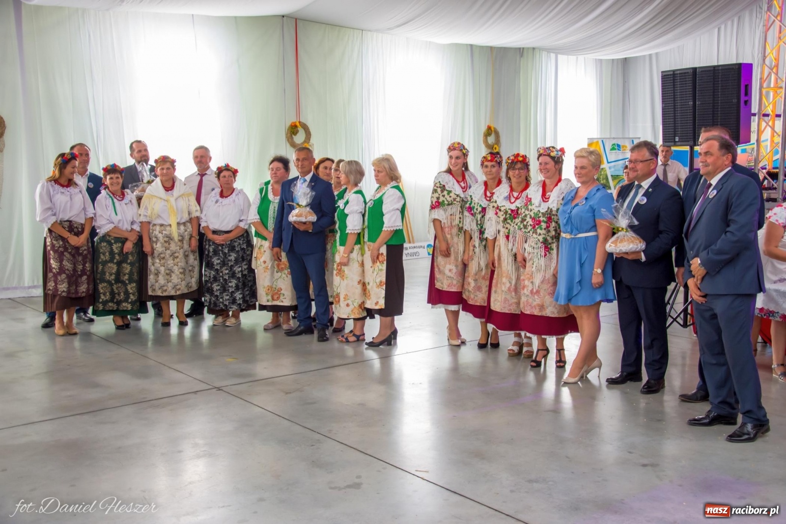 Zdjęcie w galerii na portalu naszraciborz.pl: Dożynki w Pietrowicach z lotu ptaka [WIDEO]  wiadomości z regionu