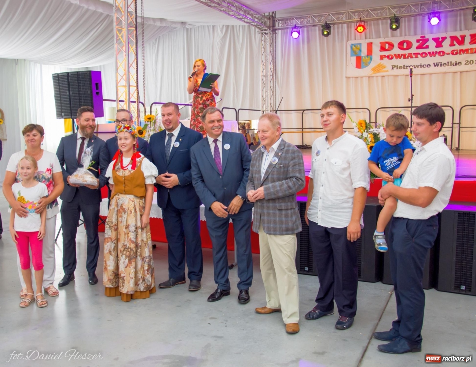 Zdjęcie w galerii na portalu naszraciborz.pl: Dożynki w Pietrowicach z lotu ptaka [WIDEO]  wiadomości z regionu