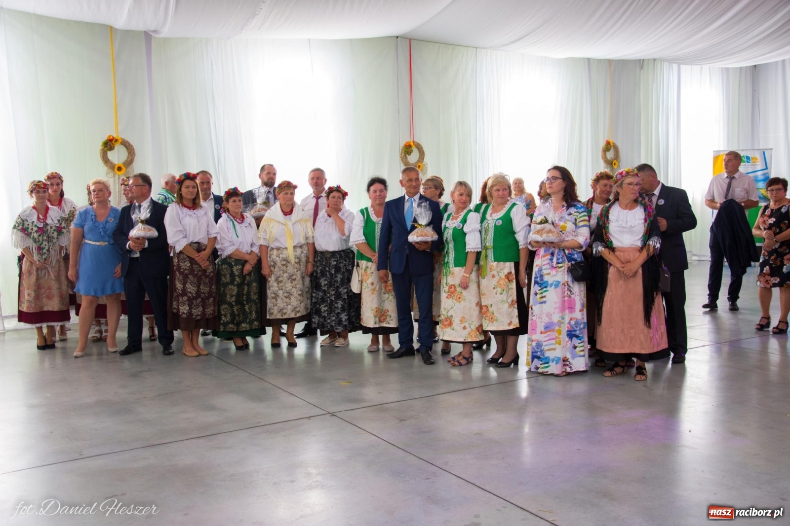 Zdjęcie w galerii na portalu naszraciborz.pl: Dożynki w Pietrowicach z lotu ptaka [WIDEO]  wiadomości z regionu