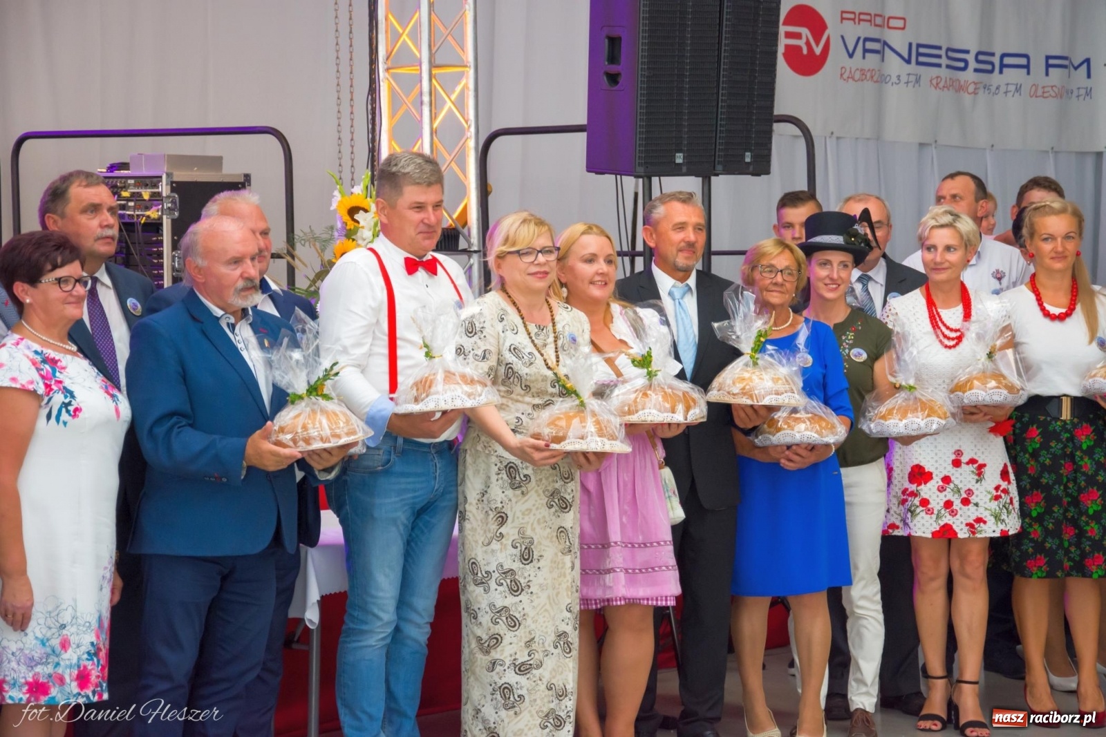 Zdjęcie w galerii na portalu naszraciborz.pl: Dożynki w Pietrowicach z lotu ptaka [WIDEO]  wiadomości z regionu