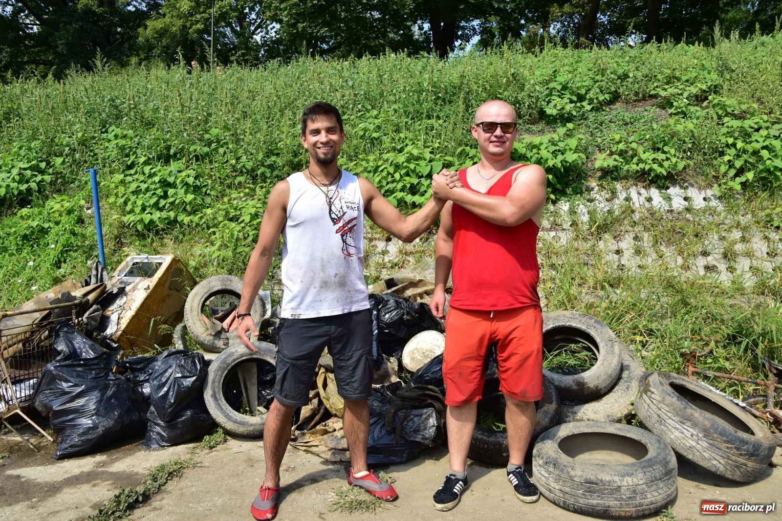Zdjęcie w galerii na portalu naszraciborz.pl: Organizatorzy Pływadła szukają chętnych do sprzątania Odry wiadomości z regionu