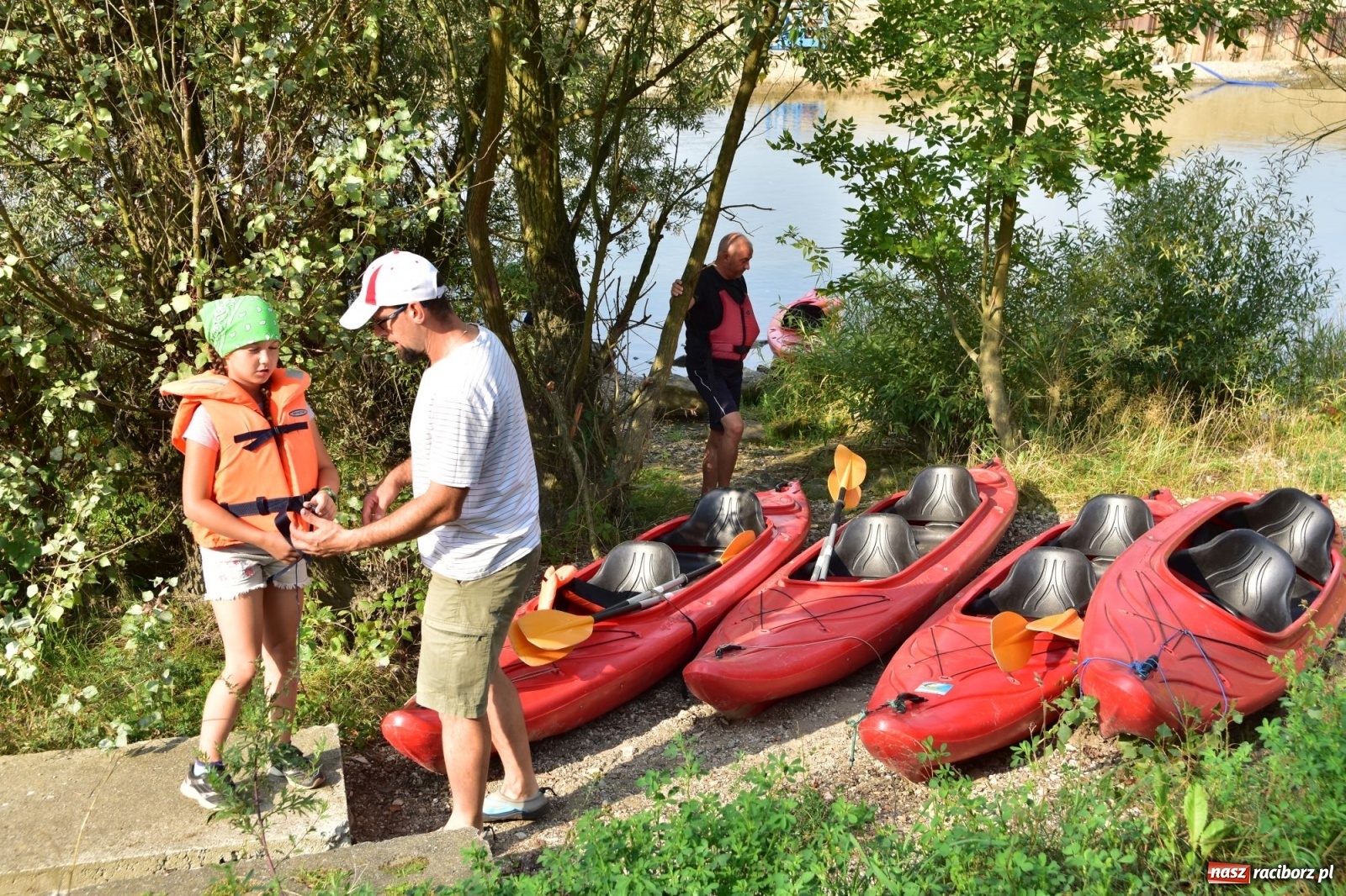 Zdjęcie w galerii na portalu naszraciborz.pl: Organizatorzy Pływadła szukają chętnych do sprzątania Odry wiadomości z regionu