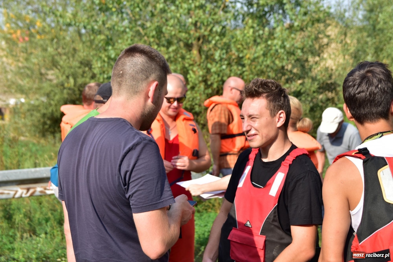 Zdjęcie w galerii na portalu naszraciborz.pl: Organizatorzy Pływadła szukają chętnych do sprzątania Odry wiadomości z regionu