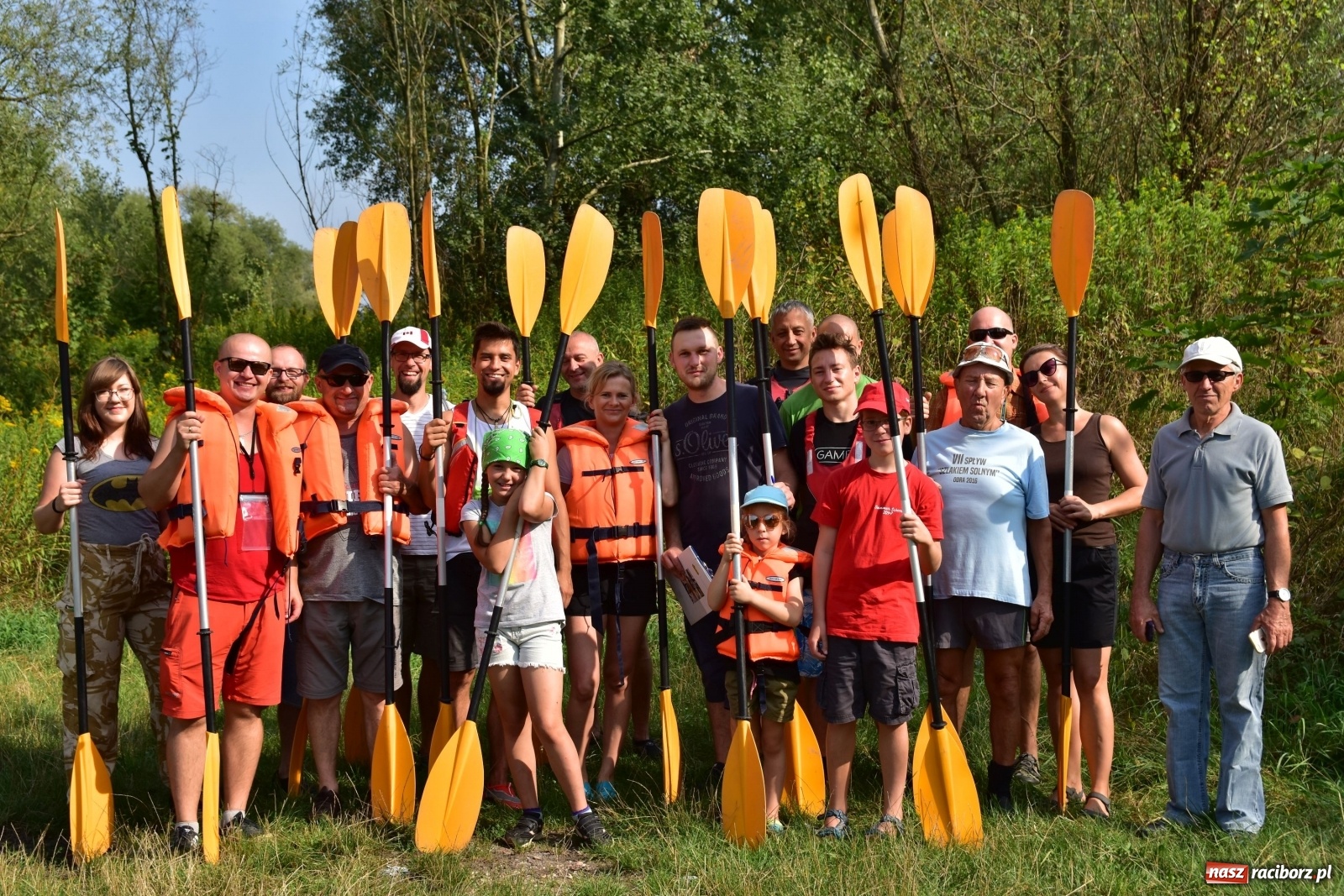 Zdjęcie w galerii na portalu naszraciborz.pl: Organizatorzy Pływadła szukają chętnych do sprzątania Odry wiadomości z regionu