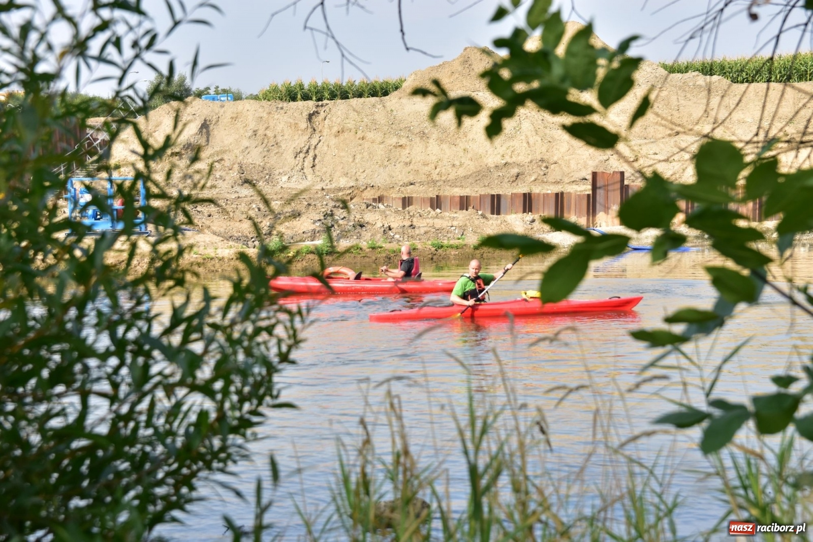 Zdjęcie w galerii na portalu naszraciborz.pl: Organizatorzy Pływadła szukają chętnych do sprzątania Odry wiadomości z regionu