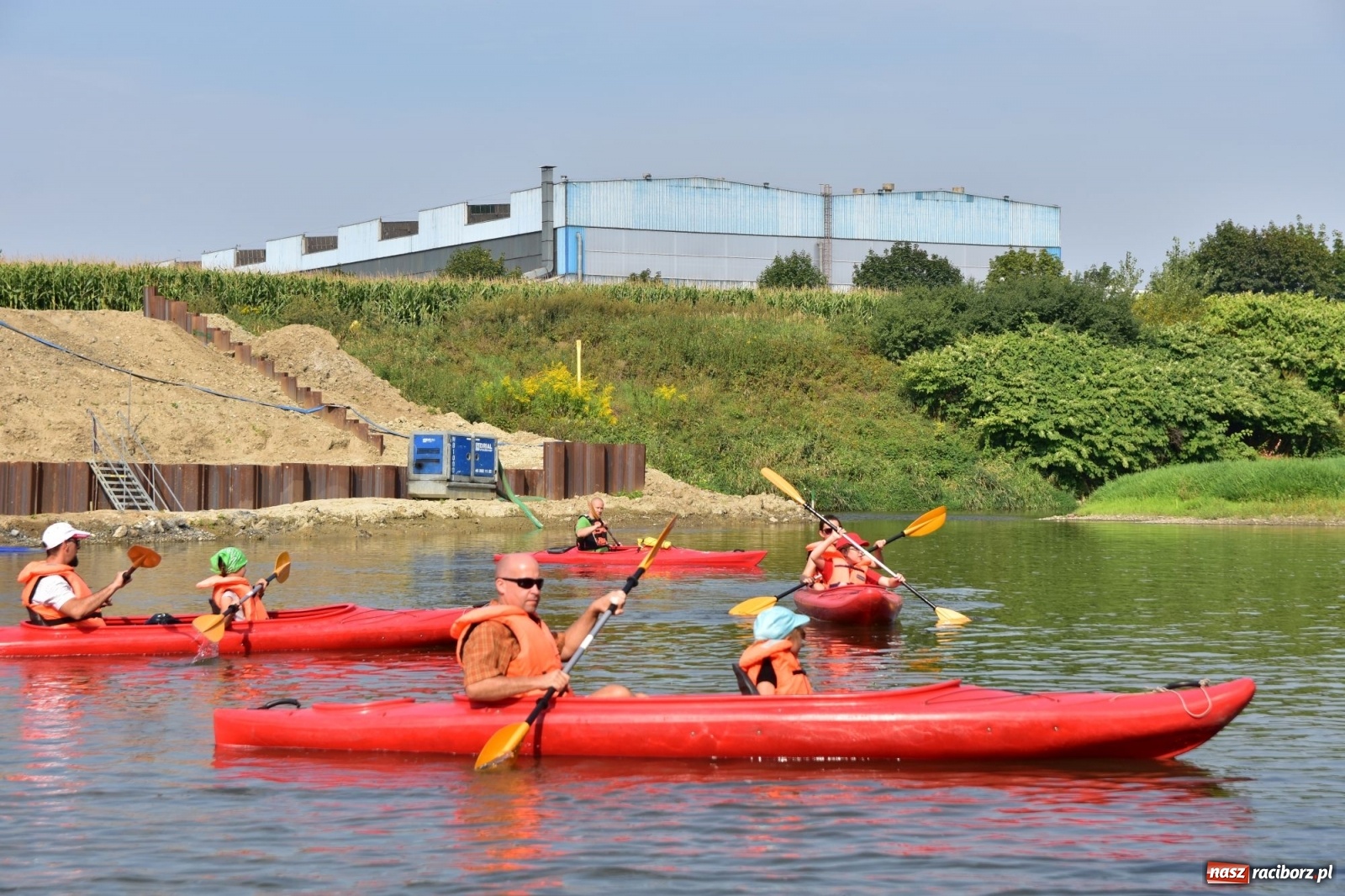Zdjęcie w galerii na portalu naszraciborz.pl: Organizatorzy Pływadła szukają chętnych do sprzątania Odry wiadomości z regionu