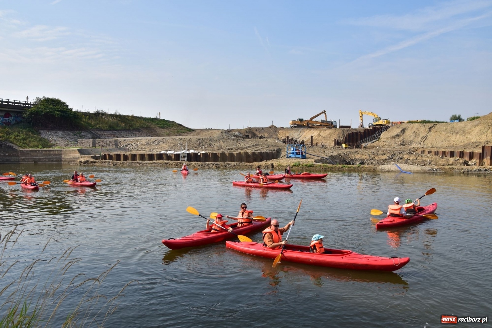 Zdjęcie w galerii na portalu naszraciborz.pl: Organizatorzy Pływadła szukają chętnych do sprzątania Odry wiadomości z regionu