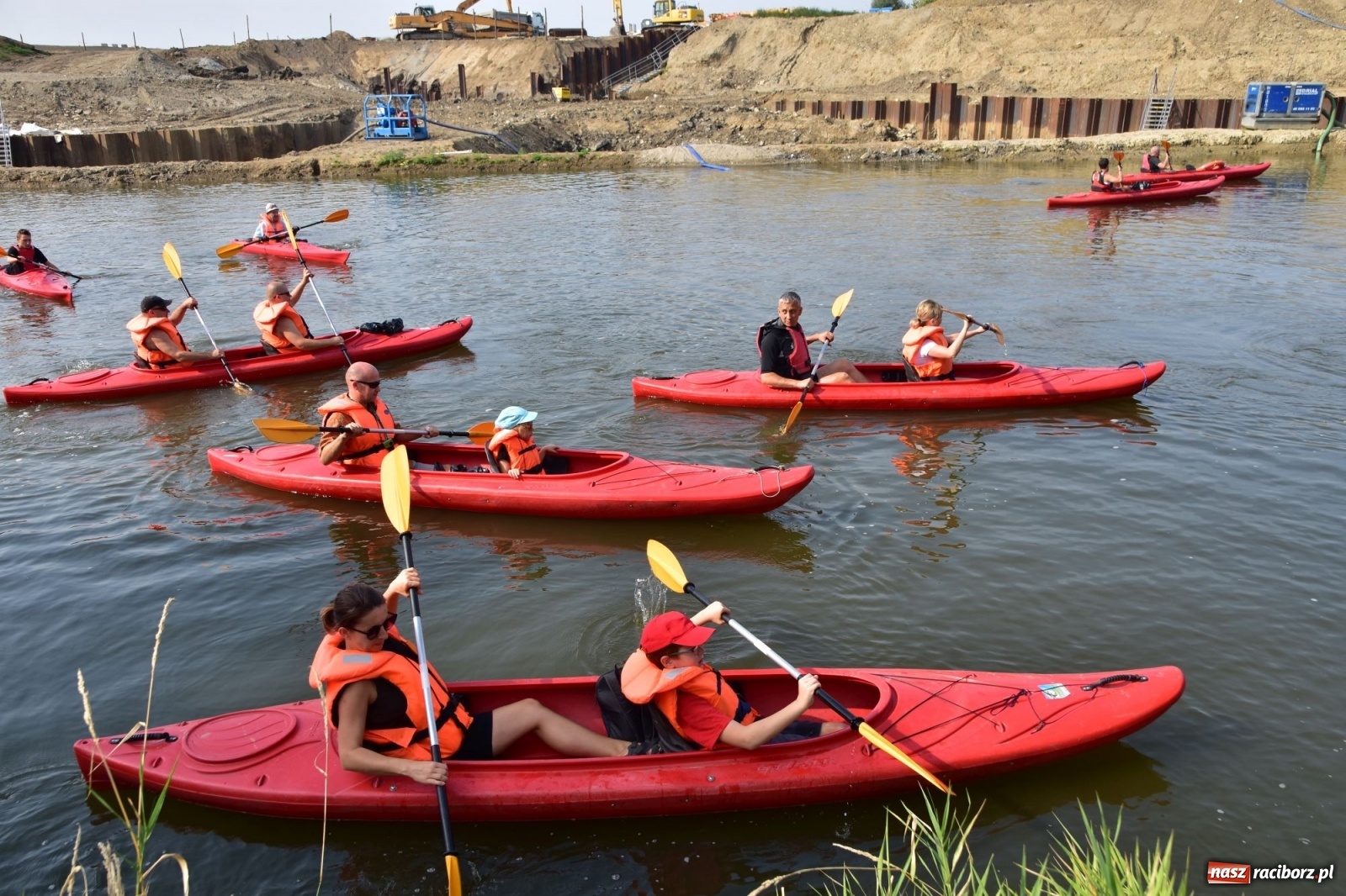 Zdjęcie w galerii na portalu naszraciborz.pl: Organizatorzy Pływadła szukają chętnych do sprzątania Odry wiadomości z regionu