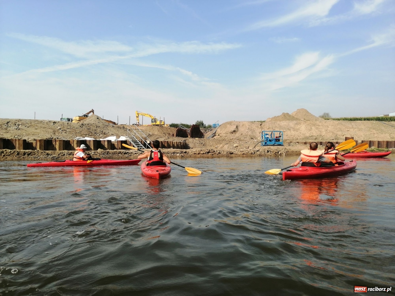 Zdjęcie w galerii na portalu naszraciborz.pl: Organizatorzy Pływadła szukają chętnych do sprzątania Odry wiadomości z regionu