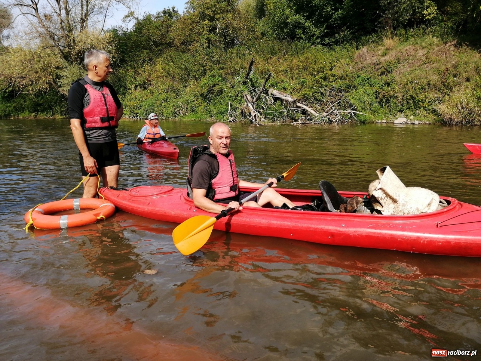 Zdjęcie w galerii na portalu naszraciborz.pl: Organizatorzy Pływadła szukają chętnych do sprzątania Odry wiadomości z regionu