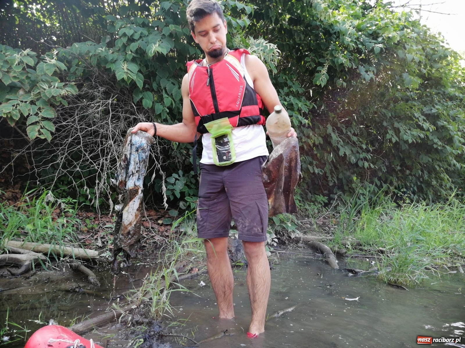 Zdjęcie w galerii na portalu naszraciborz.pl: Organizatorzy Pływadła szukają chętnych do sprzątania Odry wiadomości z regionu