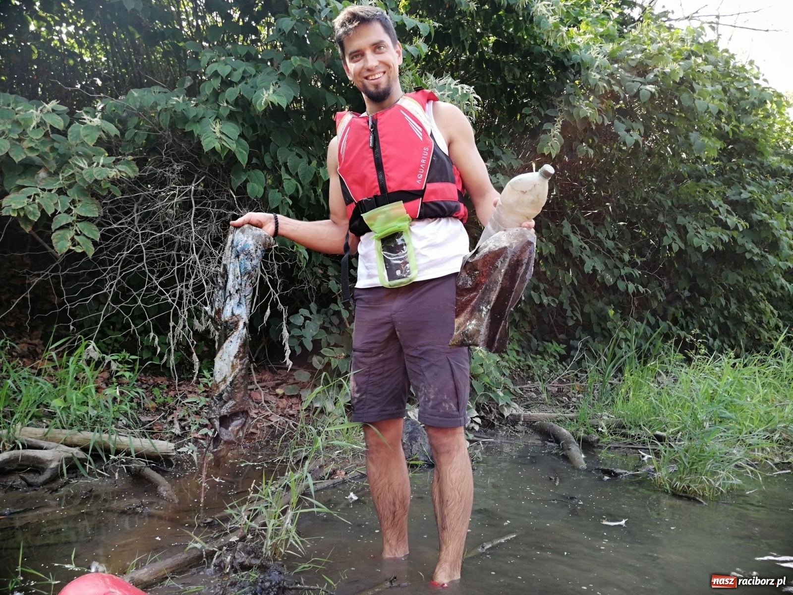 Zdjęcie w galerii na portalu naszraciborz.pl: Organizatorzy Pływadła szukają chętnych do sprzątania Odry wiadomości z regionu