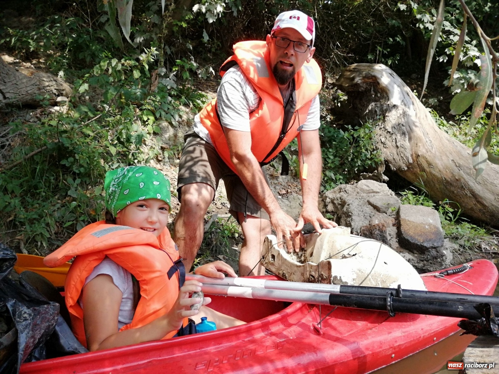 Zdjęcie w galerii na portalu naszraciborz.pl: Organizatorzy Pływadła szukają chętnych do sprzątania Odry wiadomości z regionu