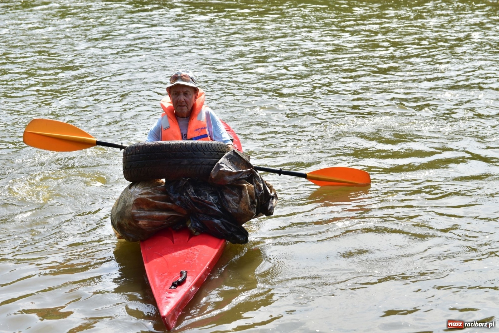 Zdjęcie w galerii na portalu naszraciborz.pl: Organizatorzy Pływadła szukają chętnych do sprzątania Odry wiadomości z regionu