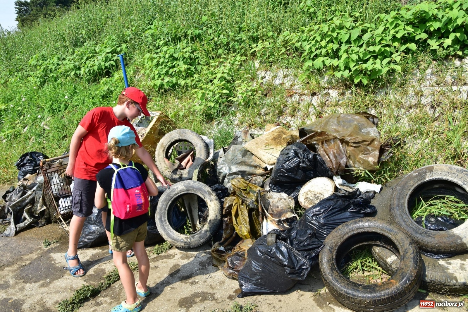 Zdjęcie w galerii na portalu naszraciborz.pl: Organizatorzy Pływadła szukają chętnych do sprzątania Odry wiadomości z regionu