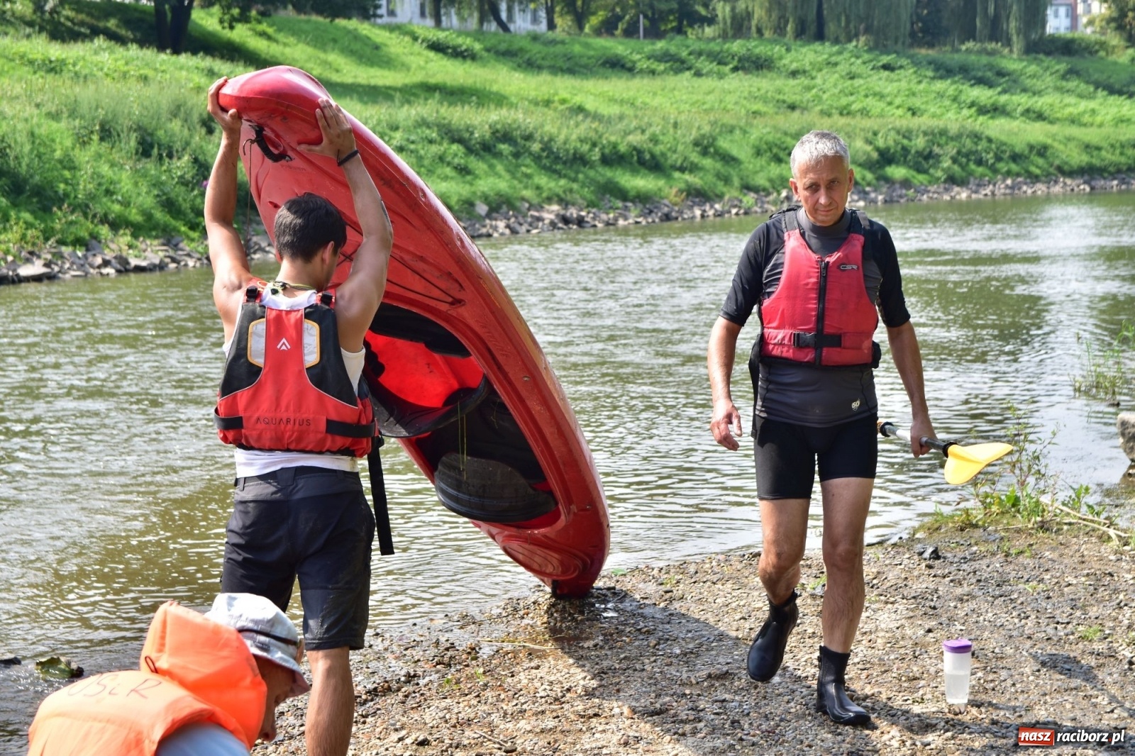Zdjęcie w galerii na portalu naszraciborz.pl: Organizatorzy Pływadła szukają chętnych do sprzątania Odry wiadomości z regionu