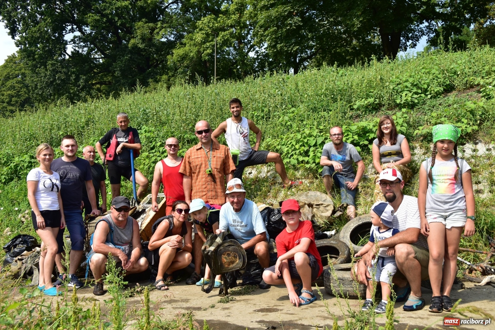 Zdjęcie w galerii na portalu naszraciborz.pl: Organizatorzy Pływadła szukają chętnych do sprzątania Odry wiadomości z regionu