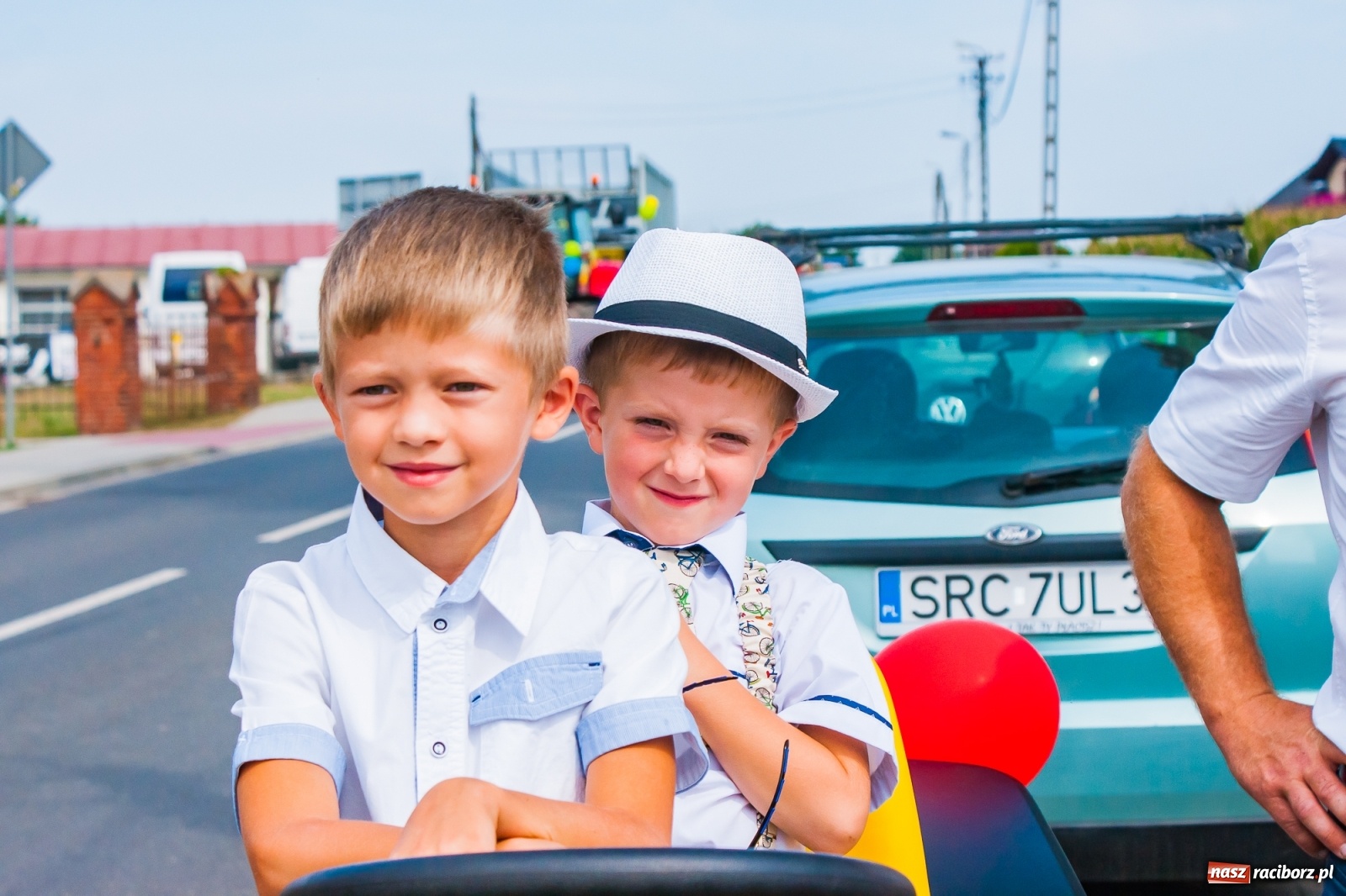 Zdjęcie w galerii na portalu naszraciborz.pl: Pozbierałeś z pola chłopie, teraz pomyśl o urlopie. Dożynki w Szonowicach [FOTO i WIDEO] wiadomości z regionu