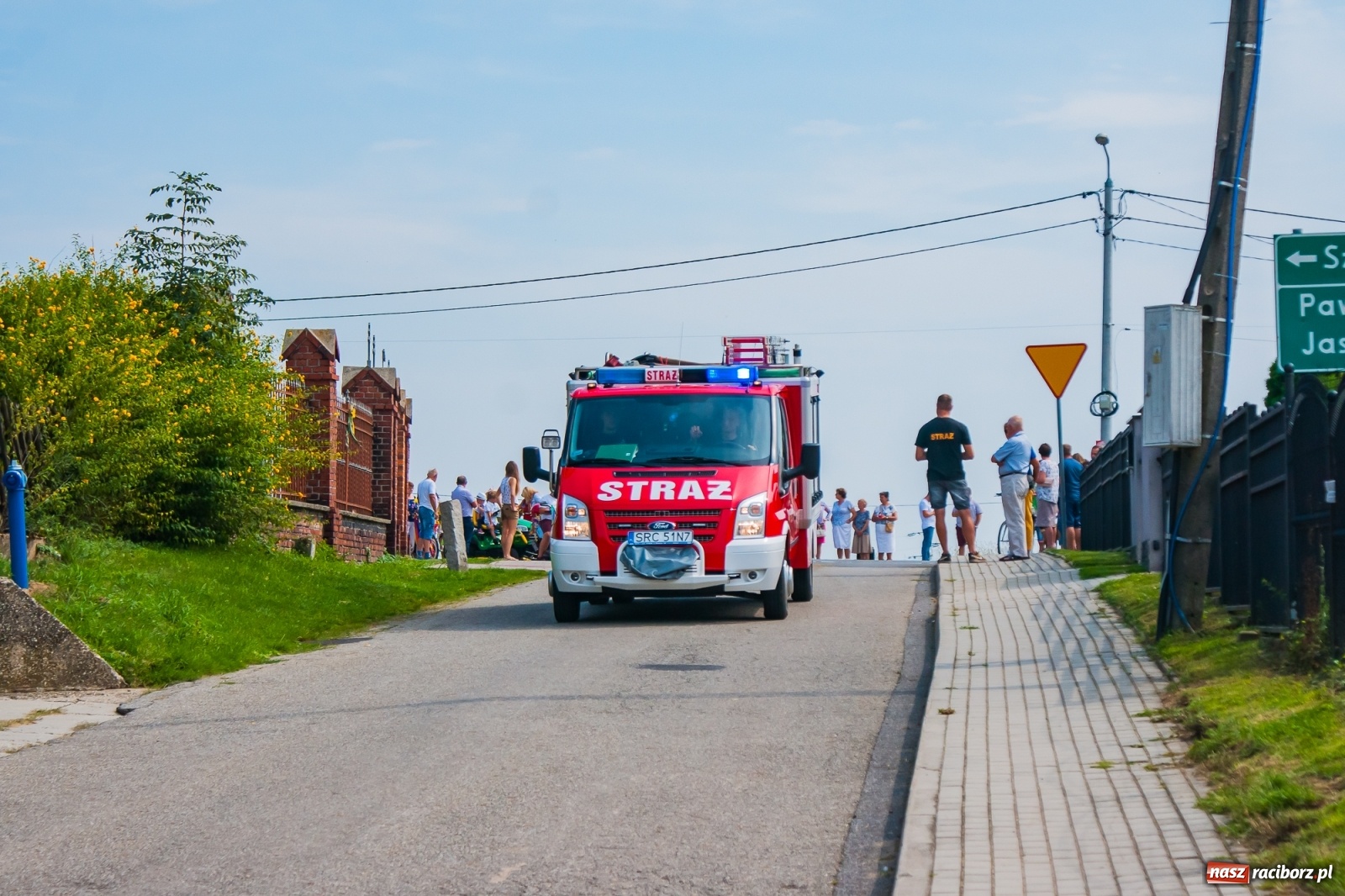Zdjęcie w galerii na portalu naszraciborz.pl: Pozbierałeś z pola chłopie, teraz pomyśl o urlopie. Dożynki w Szonowicach [FOTO i WIDEO] wiadomości z regionu