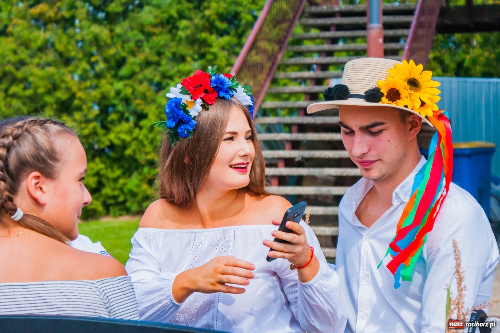 Zdjęcie w galerii na portalu naszraciborz.pl: Pozbierałeś z pola chłopie, teraz pomyśl o urlopie. Dożynki w Szonowicach [FOTO i WIDEO] wiadomości z regionu