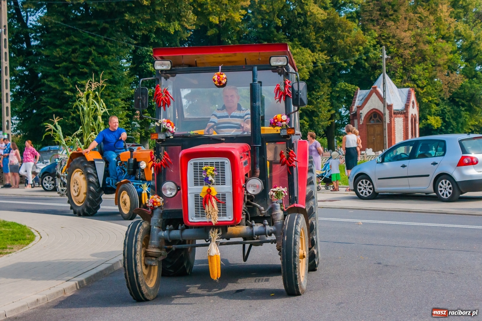 Zdjęcie w galerii na portalu naszraciborz.pl: Pozbierałeś z pola chłopie, teraz pomyśl o urlopie. Dożynki w Szonowicach [FOTO i WIDEO] wiadomości z regionu