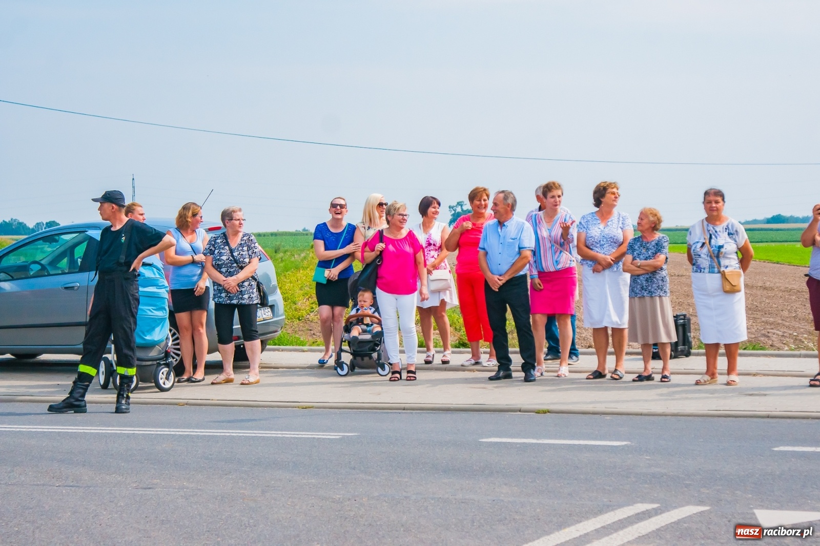 Zdjęcie w galerii na portalu naszraciborz.pl: Pozbierałeś z pola chłopie, teraz pomyśl o urlopie. Dożynki w Szonowicach [FOTO i WIDEO] wiadomości z regionu