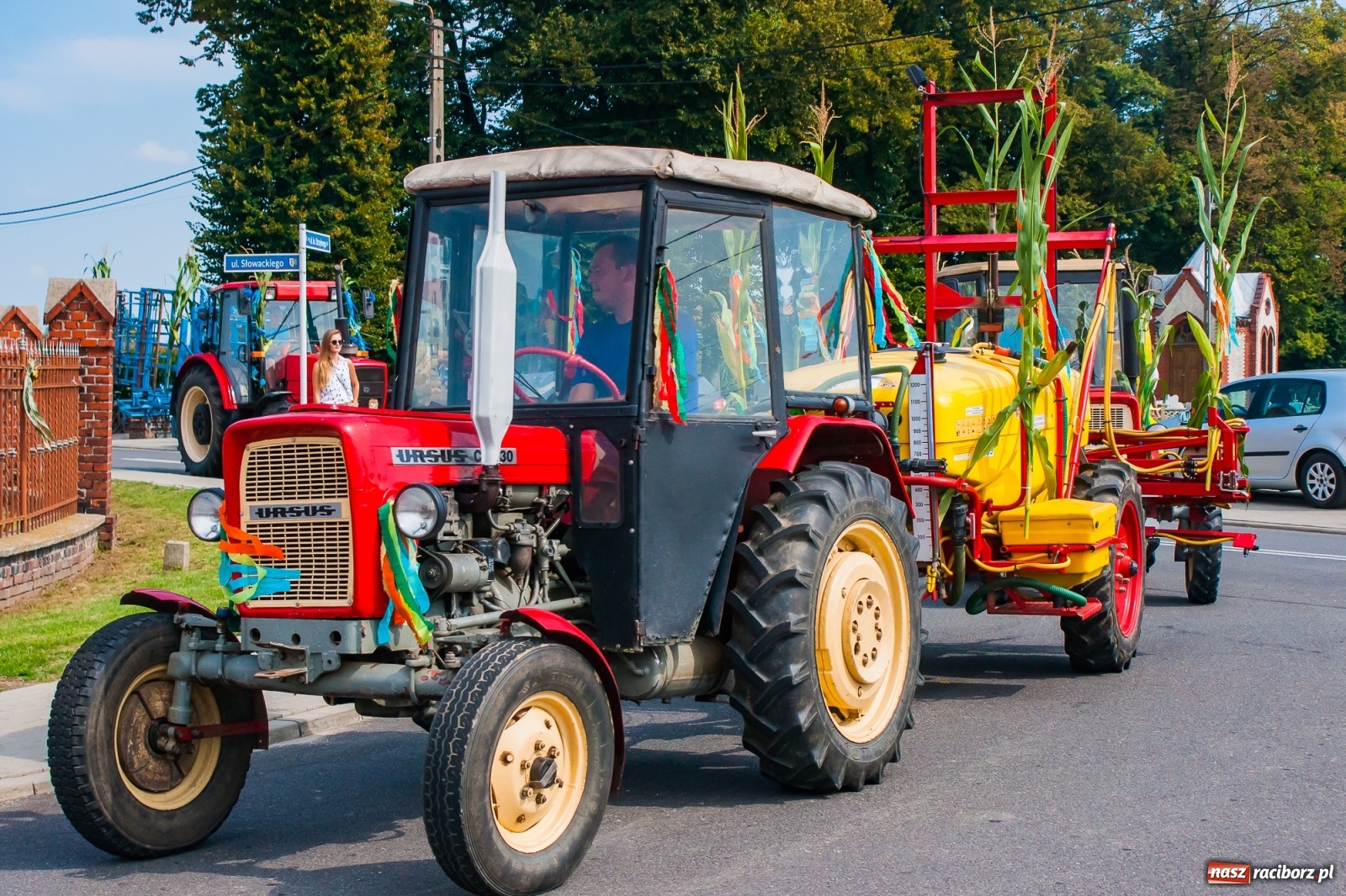 Zdjęcie w galerii na portalu naszraciborz.pl: Pozbierałeś z pola chłopie, teraz pomyśl o urlopie. Dożynki w Szonowicach [FOTO i WIDEO] wiadomości z regionu