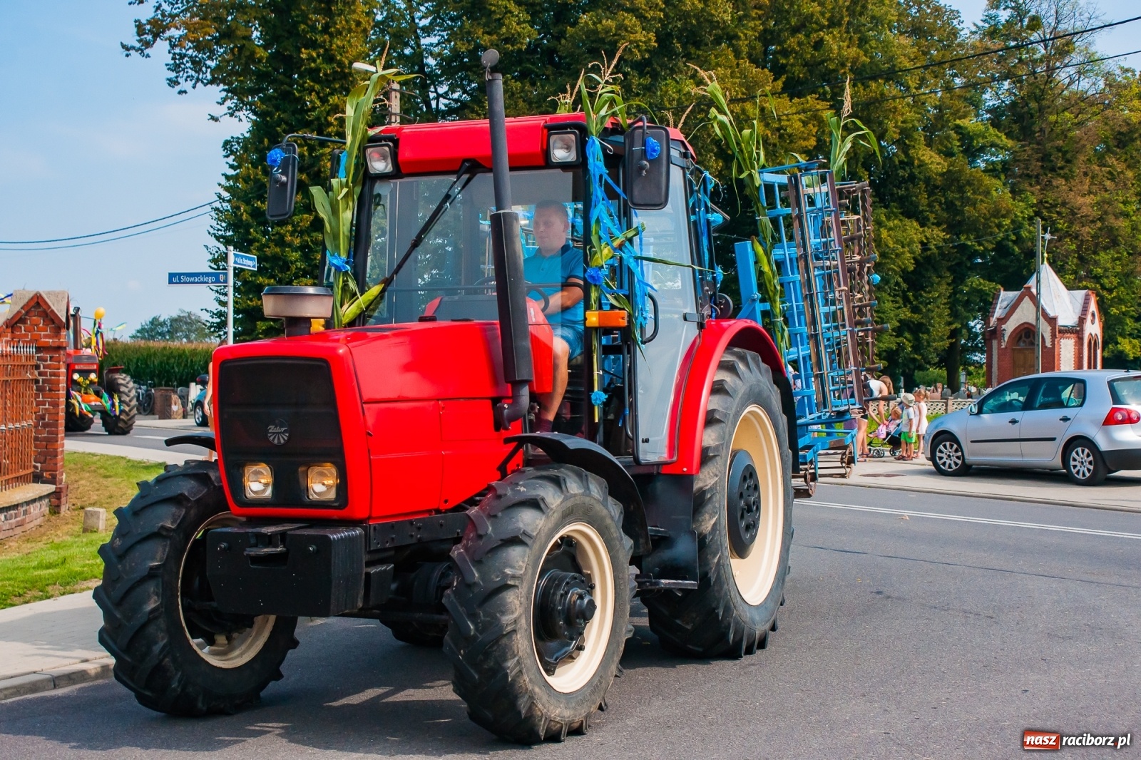 Zdjęcie w galerii na portalu naszraciborz.pl: Pozbierałeś z pola chłopie, teraz pomyśl o urlopie. Dożynki w Szonowicach [FOTO i WIDEO] wiadomości z regionu