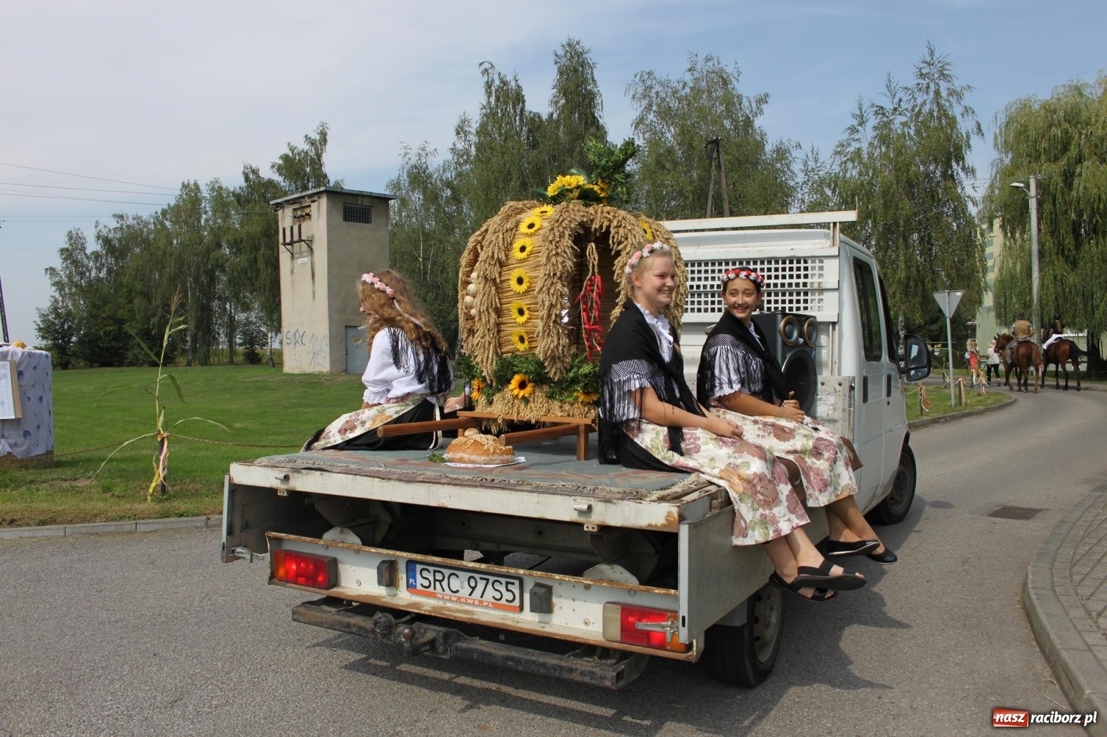 Zdjęcie w galerii na portalu naszraciborz.pl: Wojnowice. Po rewii przebojów czas na korowód [FOTO i WIDEO] wiadomości z regionu