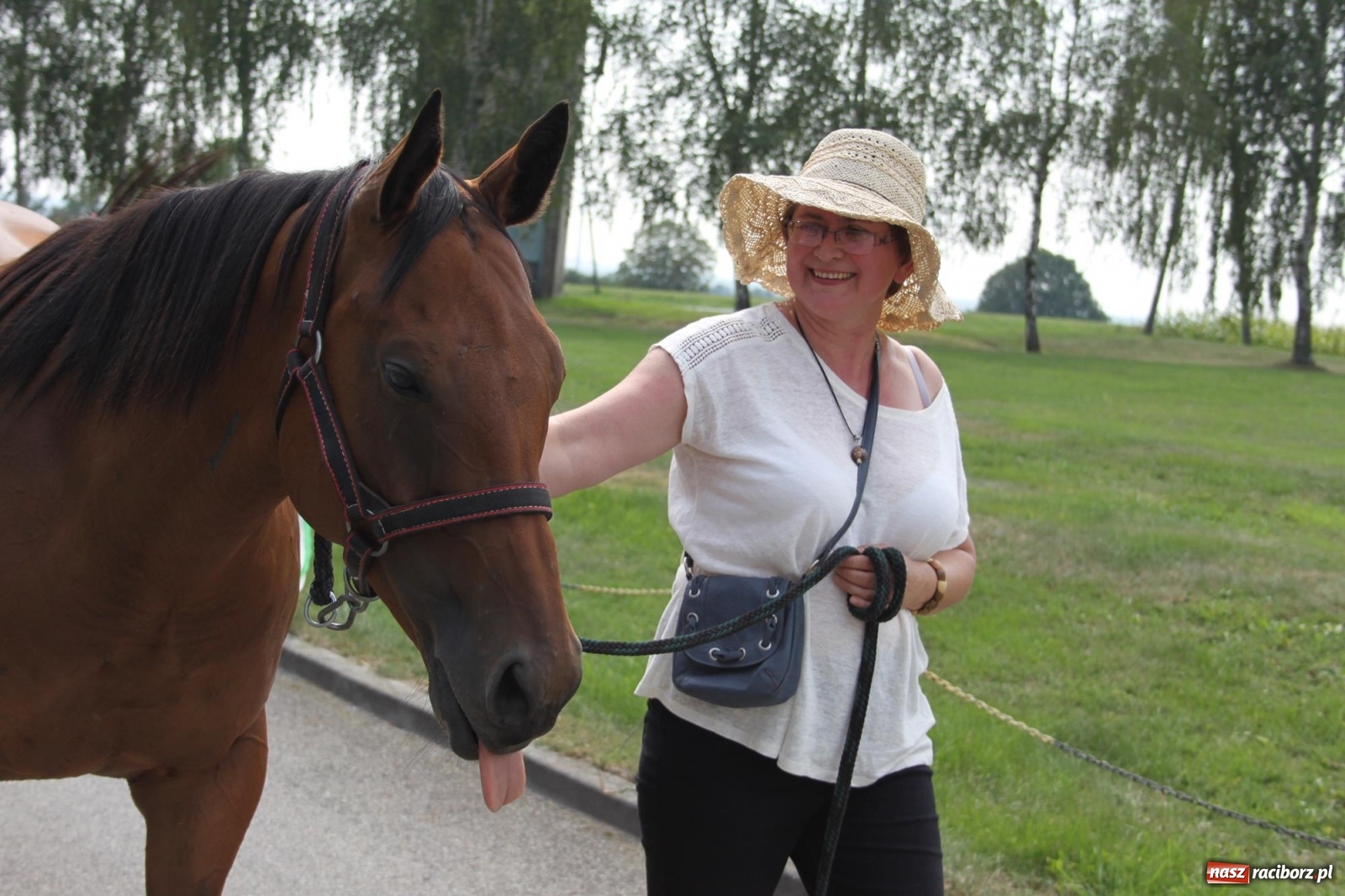 Zdjęcie w galerii na portalu naszraciborz.pl: Wojnowice. Po rewii przebojów czas na korowód [FOTO i WIDEO] wiadomości z regionu