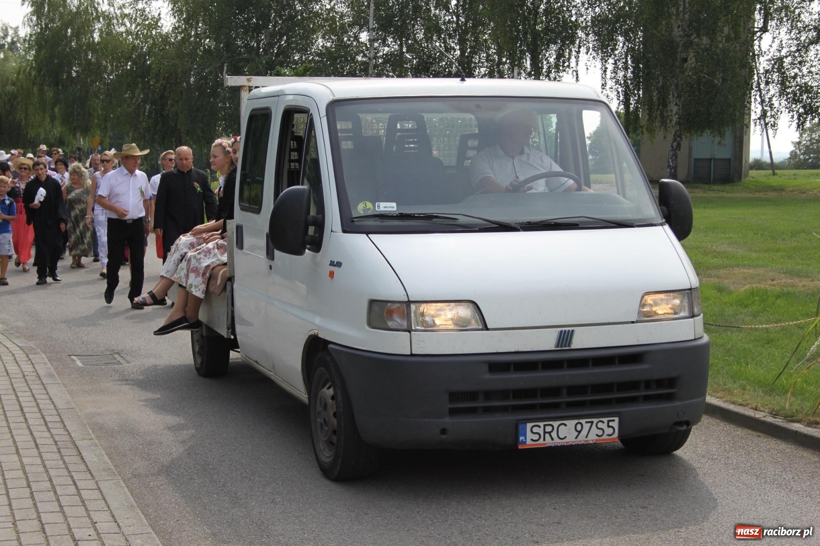 Zdjęcie w galerii na portalu naszraciborz.pl: Wojnowice. Po rewii przebojów czas na korowód [FOTO i WIDEO] wiadomości z regionu