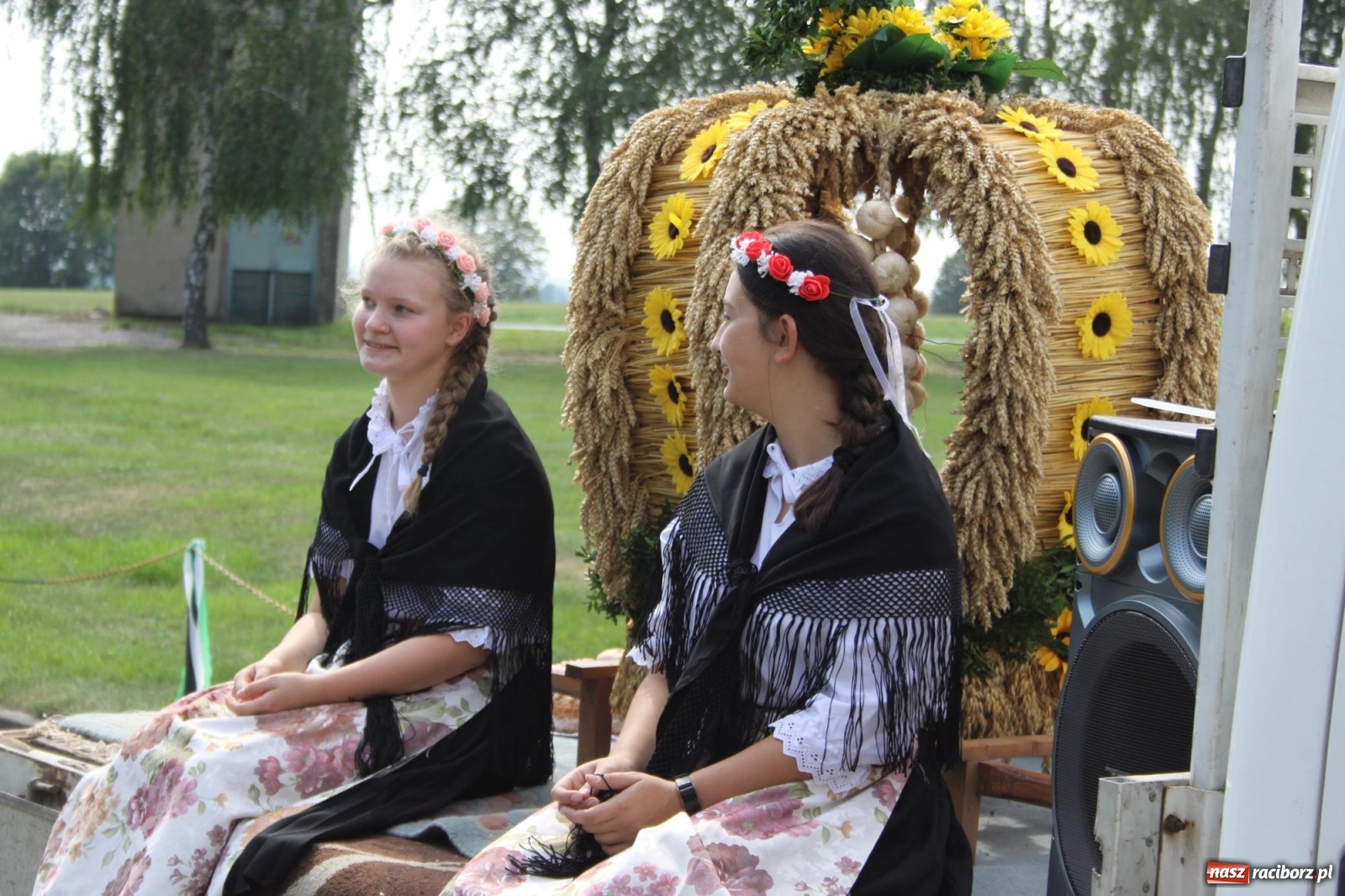 Zdjęcie w galerii na portalu naszraciborz.pl: Wojnowice. Po rewii przebojów czas na korowód [FOTO i WIDEO] wiadomości z regionu