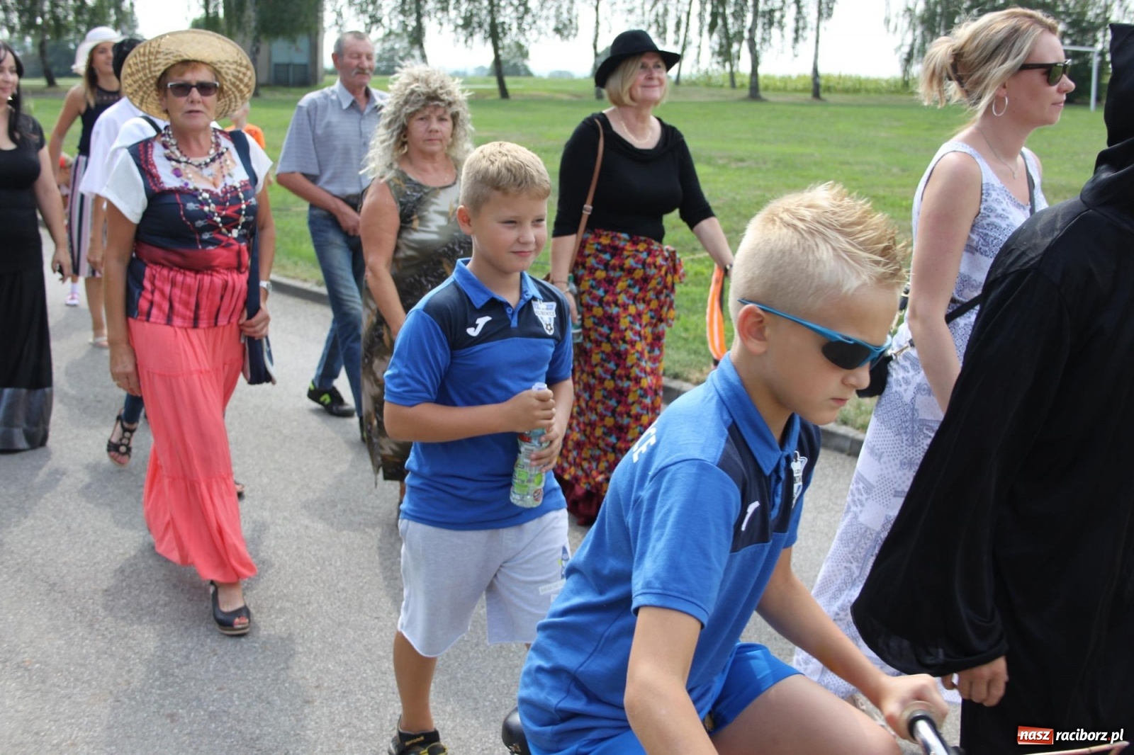Zdjęcie w galerii na portalu naszraciborz.pl: Wojnowice. Po rewii przebojów czas na korowód [FOTO i WIDEO] wiadomości z regionu