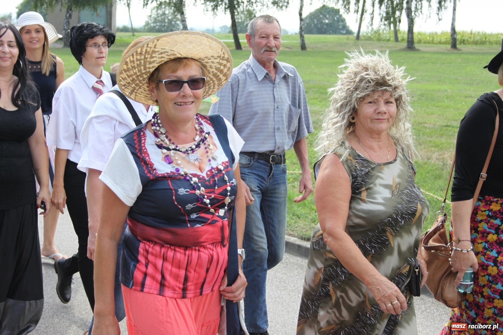Zdjęcie w galerii na portalu naszraciborz.pl: Wojnowice. Po rewii przebojów czas na korowód [FOTO i WIDEO] wiadomości z regionu