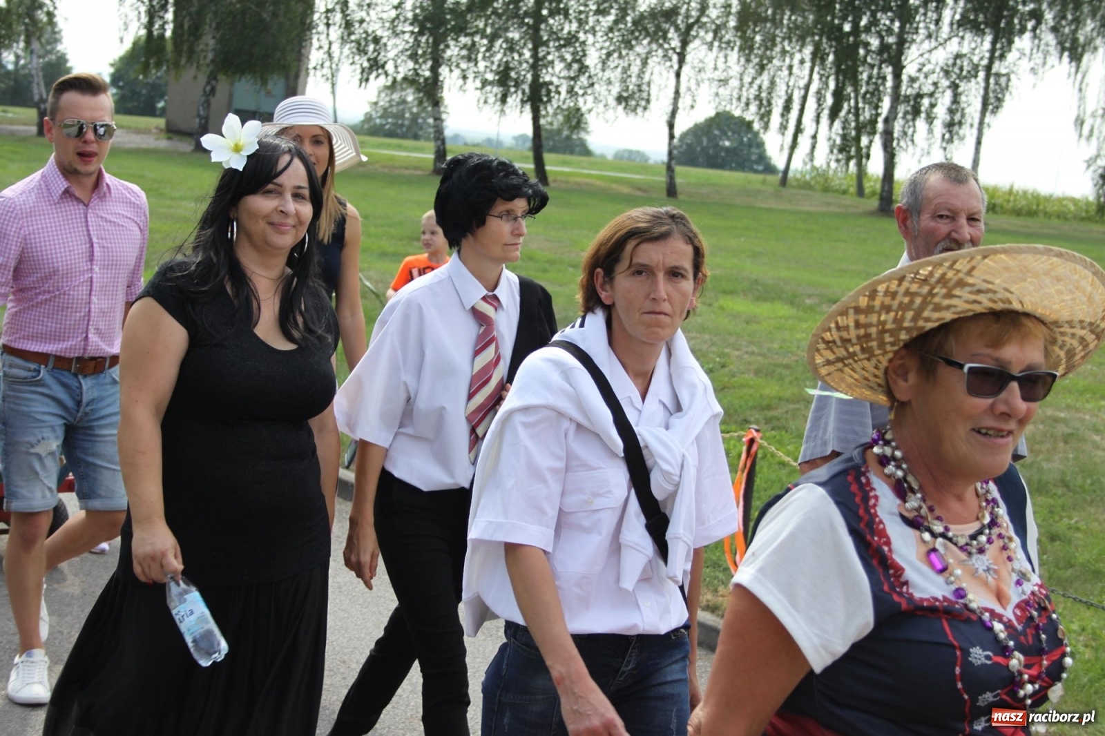 Zdjęcie w galerii na portalu naszraciborz.pl: Wojnowice. Po rewii przebojów czas na korowód [FOTO i WIDEO] wiadomości z regionu