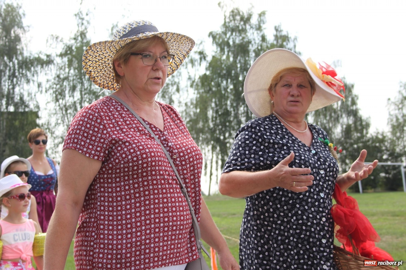 Zdjęcie w galerii na portalu naszraciborz.pl: Wojnowice. Po rewii przebojów czas na korowód [FOTO i WIDEO] wiadomości z regionu