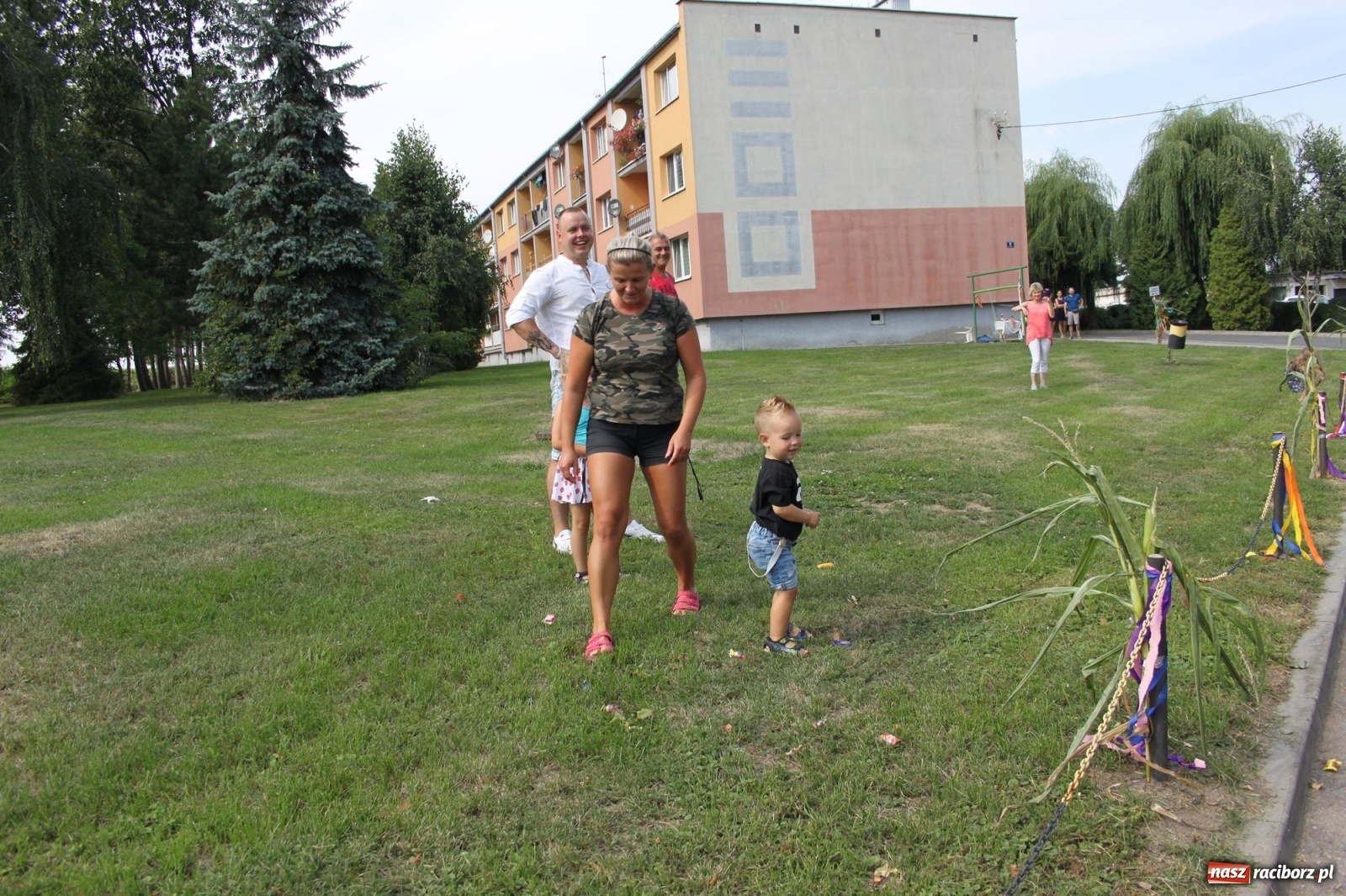 Zdjęcie w galerii na portalu naszraciborz.pl: Wojnowice. Po rewii przebojów czas na korowód [FOTO i WIDEO] wiadomości z regionu