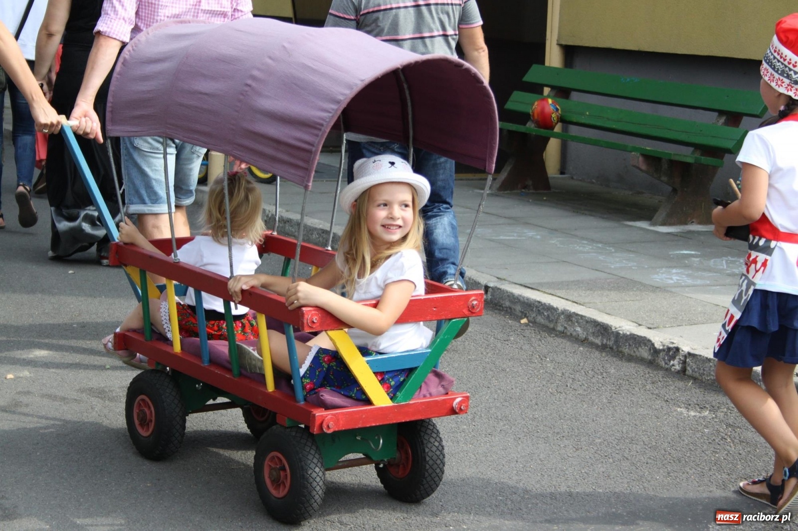 Zdjęcie w galerii na portalu naszraciborz.pl: Wojnowice. Po rewii przebojów czas na korowód [FOTO i WIDEO] wiadomości z regionu