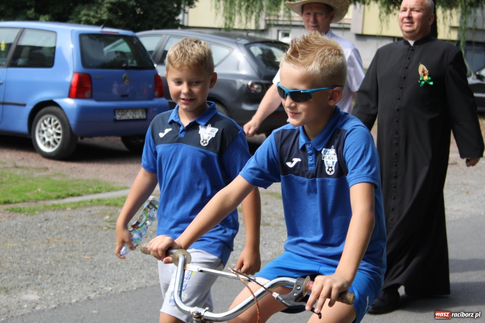 Zdjęcie w galerii na portalu naszraciborz.pl: Wojnowice. Po rewii przebojów czas na korowód [FOTO i WIDEO] wiadomości z regionu