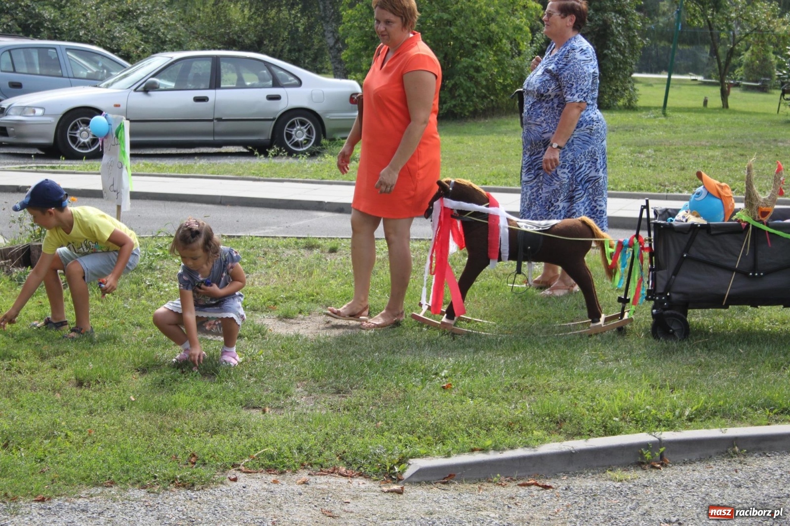 Zdjęcie w galerii na portalu naszraciborz.pl: Wojnowice. Po rewii przebojów czas na korowód [FOTO i WIDEO] wiadomości z regionu