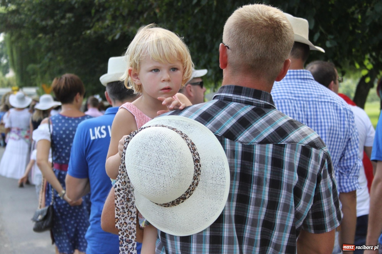 Zdjęcie w galerii na portalu naszraciborz.pl: Wojnowice. Po rewii przebojów czas na korowód [FOTO i WIDEO] wiadomości z regionu