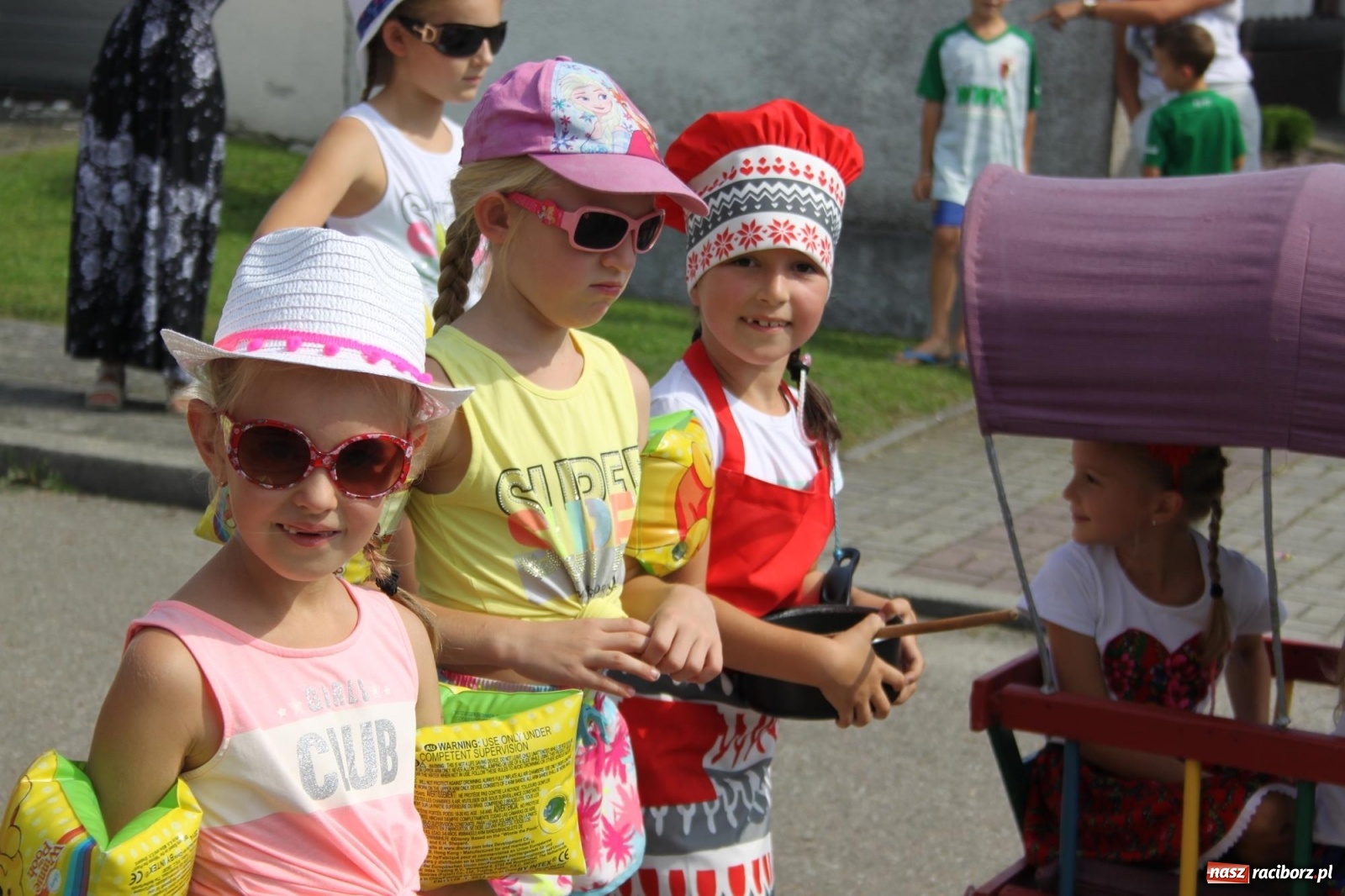 Zdjęcie w galerii na portalu naszraciborz.pl: Wojnowice. Po rewii przebojów czas na korowód [FOTO i WIDEO] wiadomości z regionu