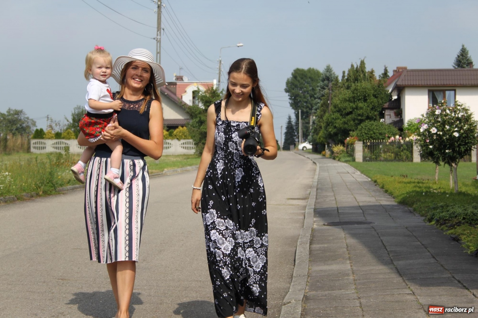 Zdjęcie w galerii na portalu naszraciborz.pl: Wojnowice. Po rewii przebojów czas na korowód [FOTO i WIDEO] wiadomości z regionu