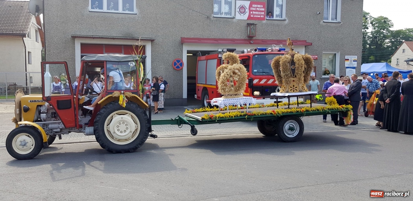 Zdjęcie w galerii na portalu naszraciborz.pl: Owsiszcze. Po korowodzie czas na ćwiczenia wiadomości z regionu
