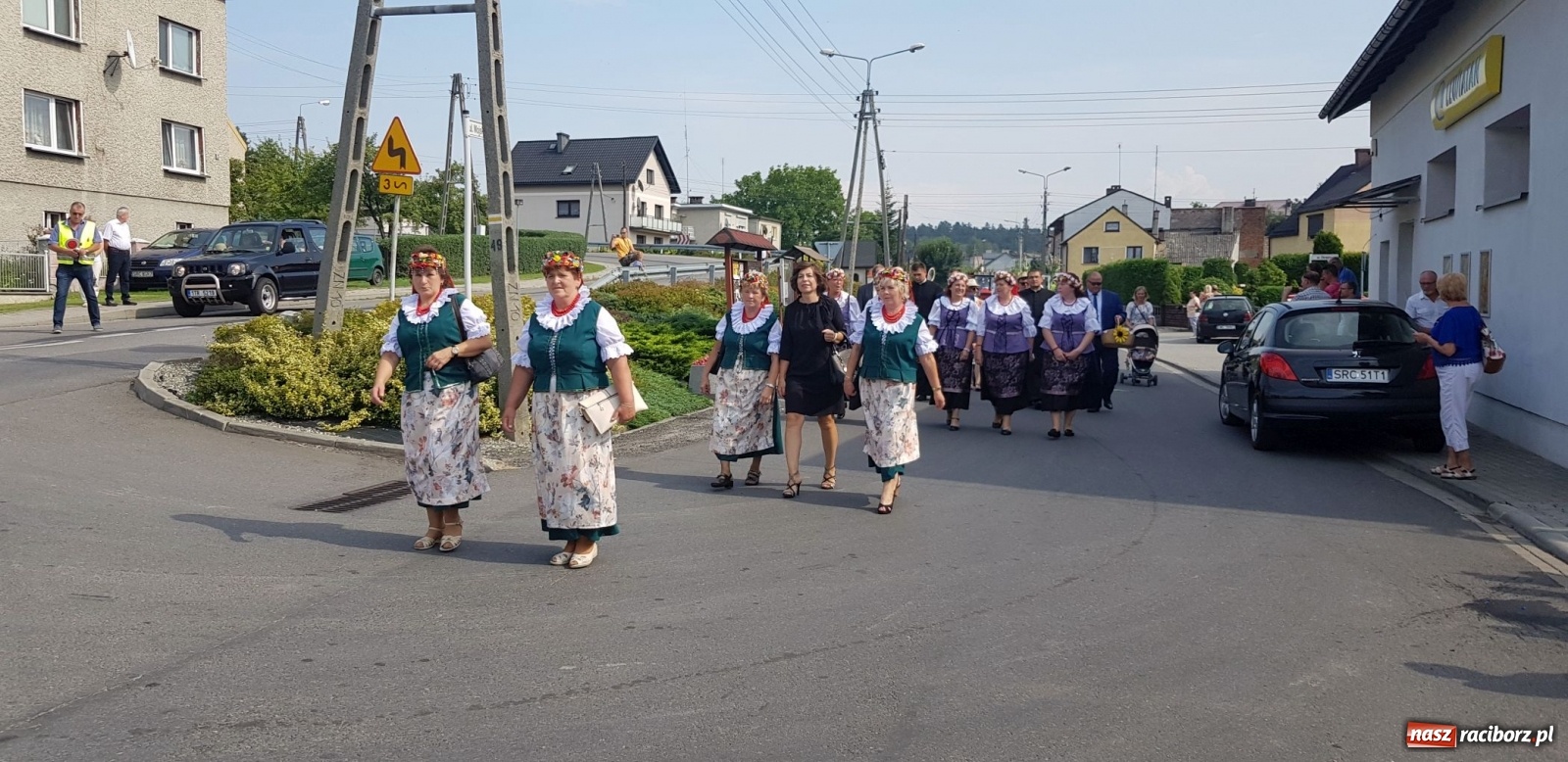 Zdjęcie w galerii na portalu naszraciborz.pl: Owsiszcze. Po korowodzie czas na ćwiczenia wiadomości z regionu