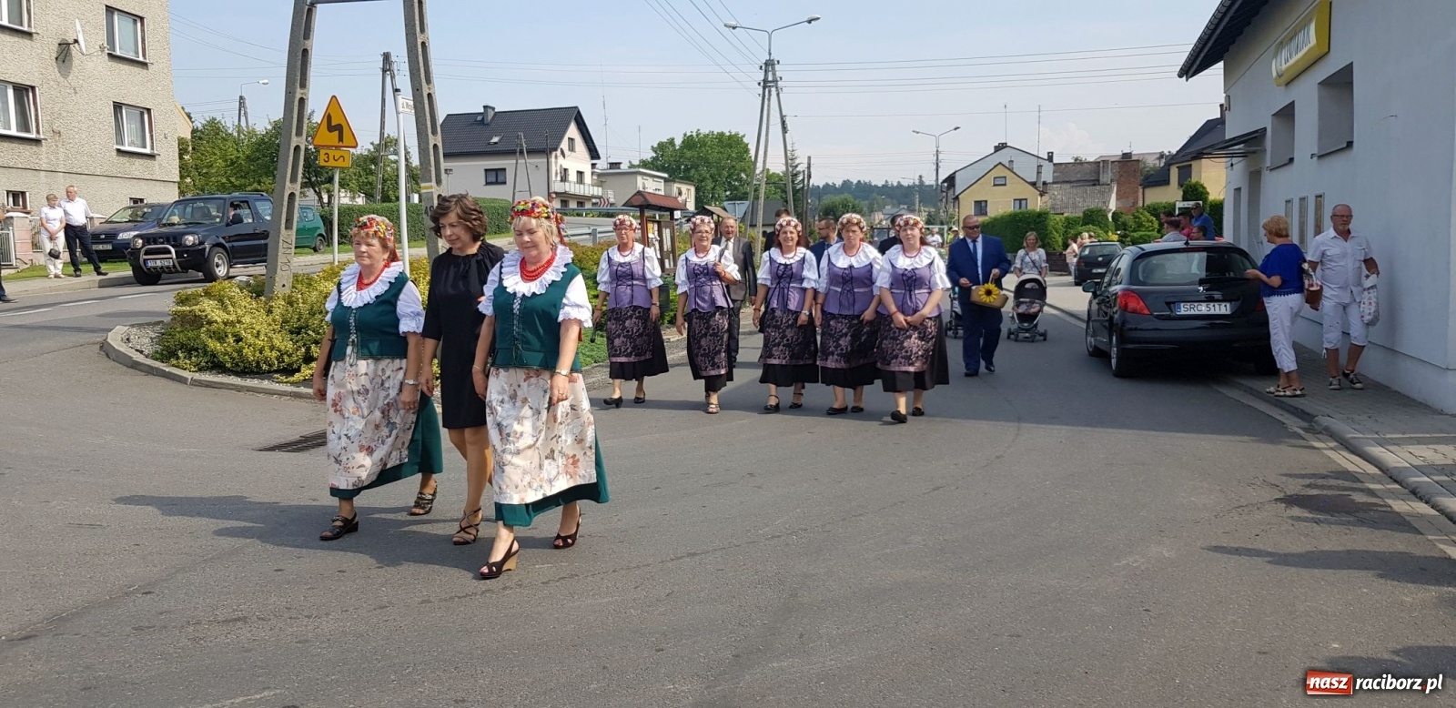 Zdjęcie w galerii na portalu naszraciborz.pl: Owsiszcze. Po korowodzie czas na ćwiczenia wiadomości z regionu