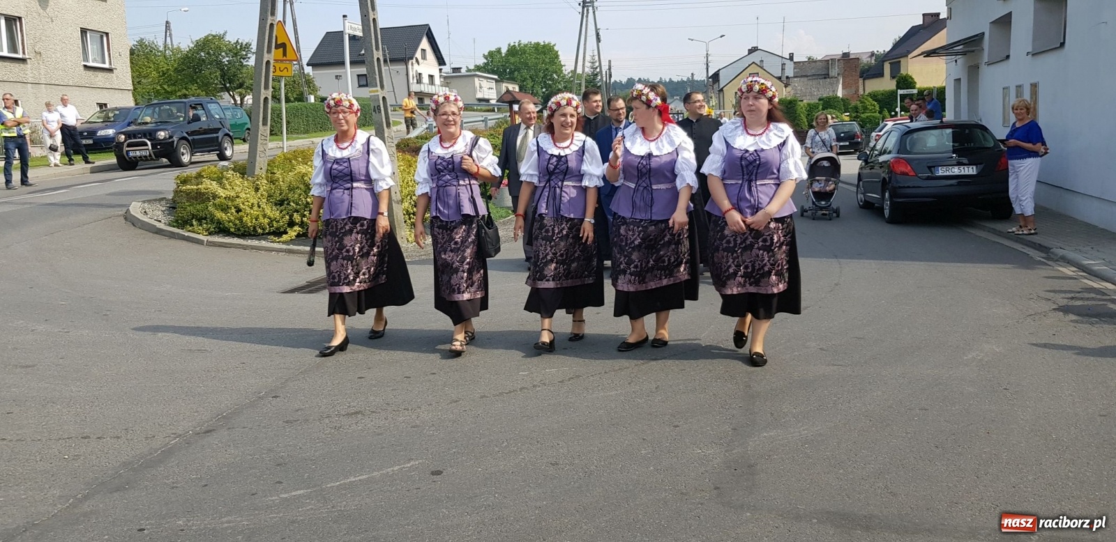 Zdjęcie w galerii na portalu naszraciborz.pl: Owsiszcze. Po korowodzie czas na ćwiczenia wiadomości z regionu
