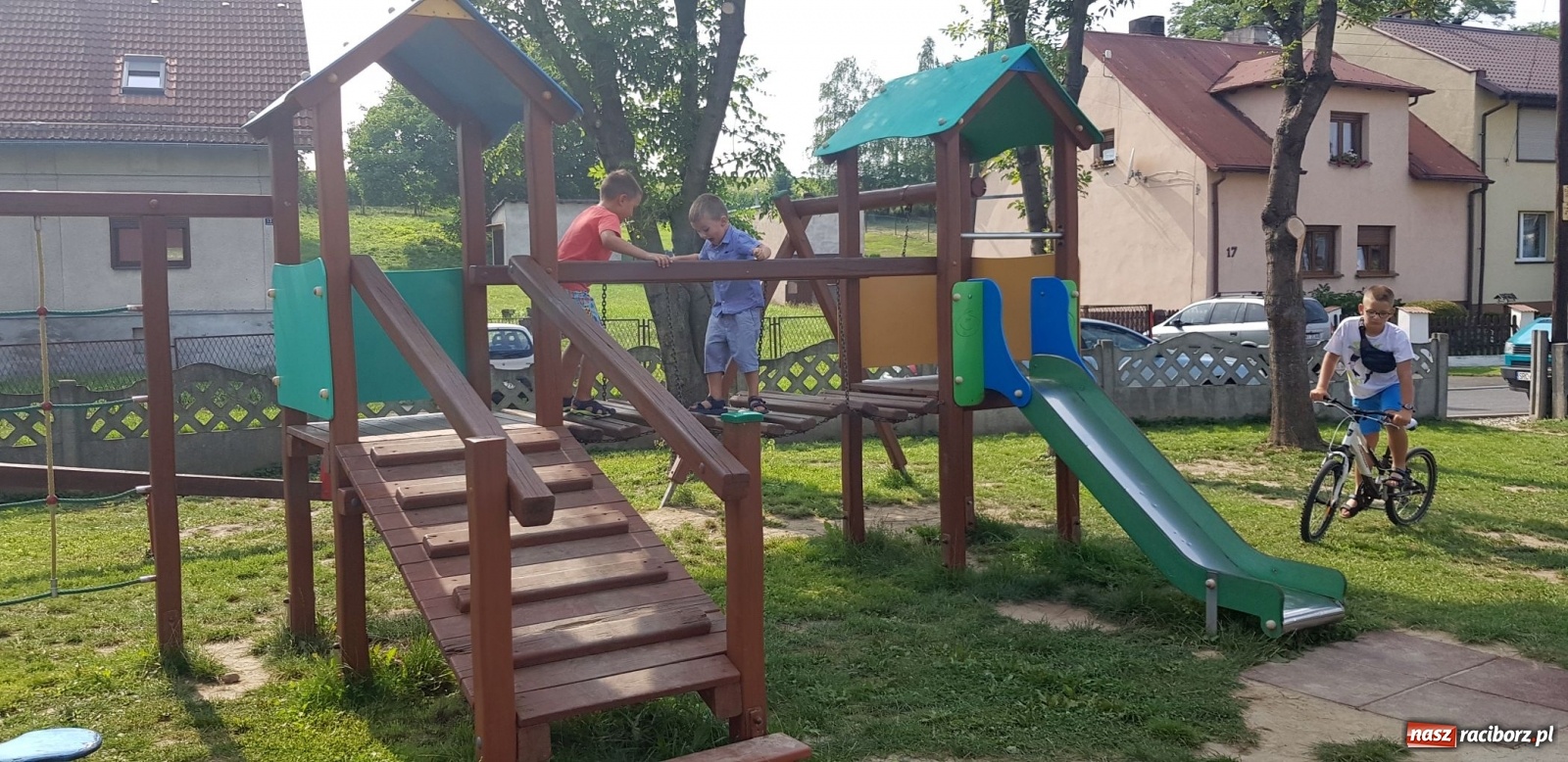 Zdjęcie w galerii na portalu naszraciborz.pl: Owsiszcze. Po korowodzie czas na ćwiczenia wiadomości z regionu