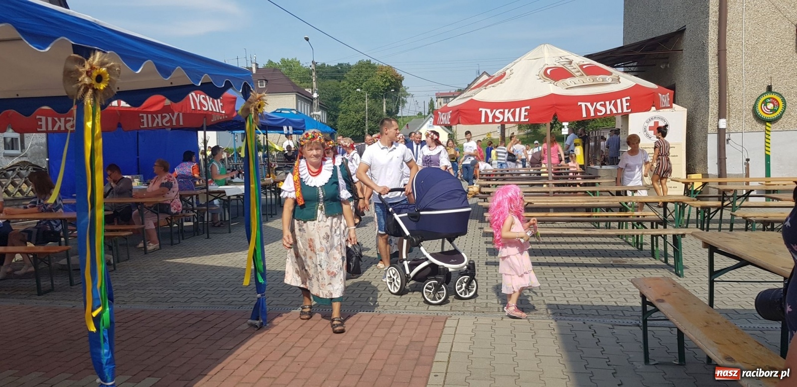 Zdjęcie w galerii na portalu naszraciborz.pl: Owsiszcze. Po korowodzie czas na ćwiczenia wiadomości z regionu
