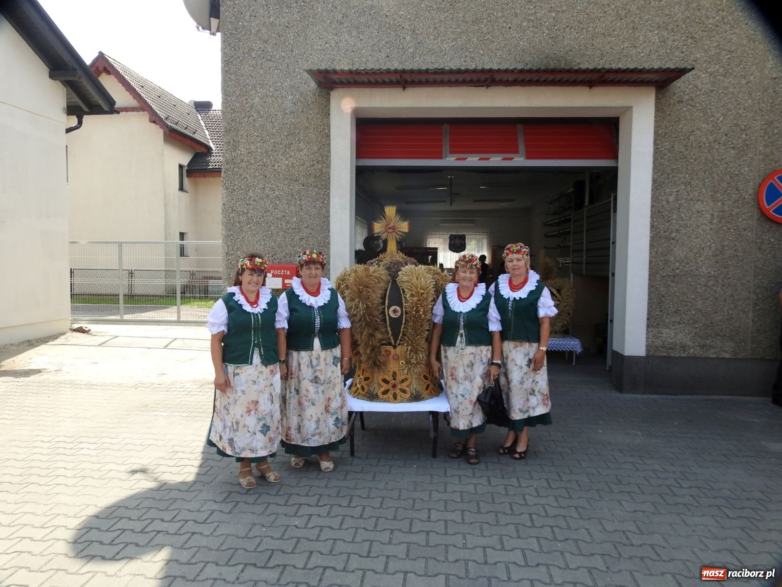 Zdjęcie w galerii na portalu naszraciborz.pl: Owsiszcze. Po korowodzie czas na ćwiczenia wiadomości z regionu